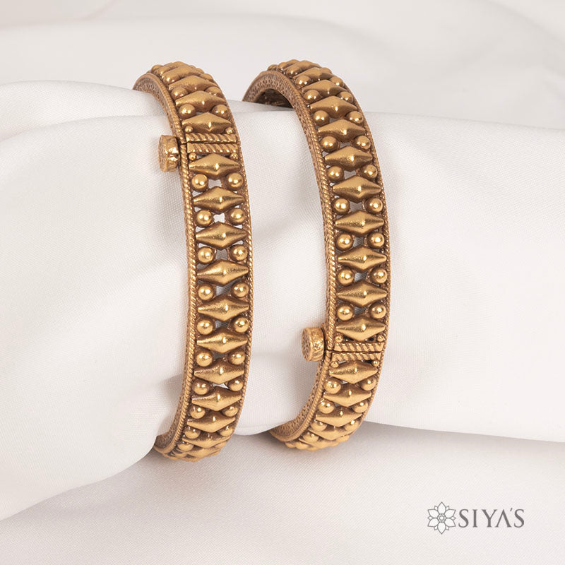 Tribal bangle