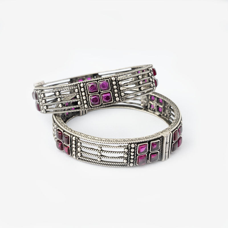 Oxidised red stones kada (single)