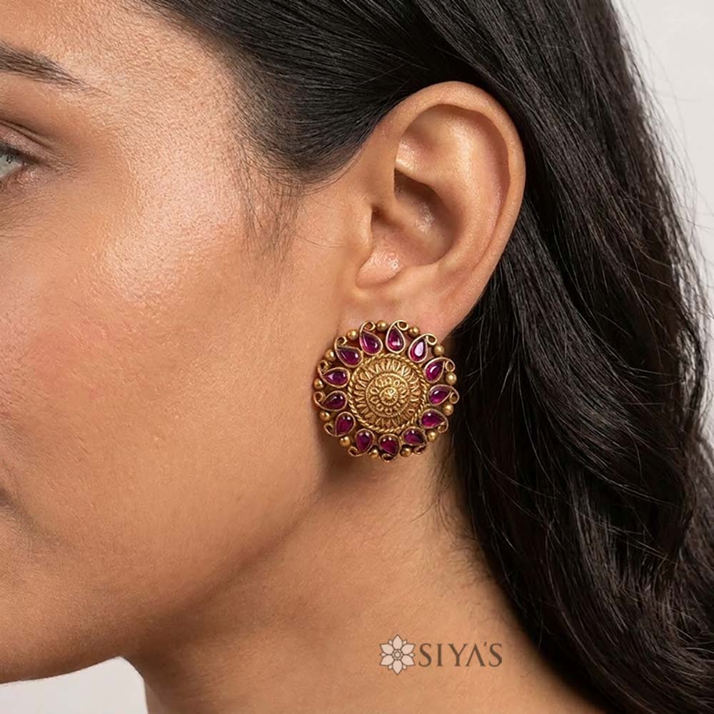 Mango stone studs