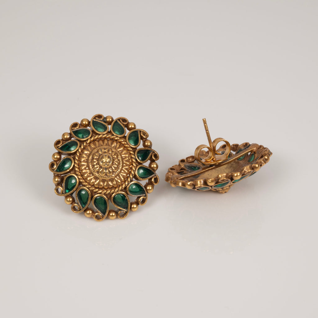 Mango stone studs