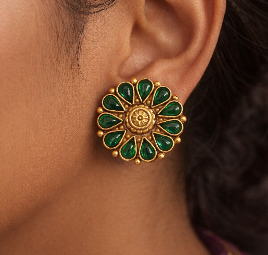 Elegant  green stone earring