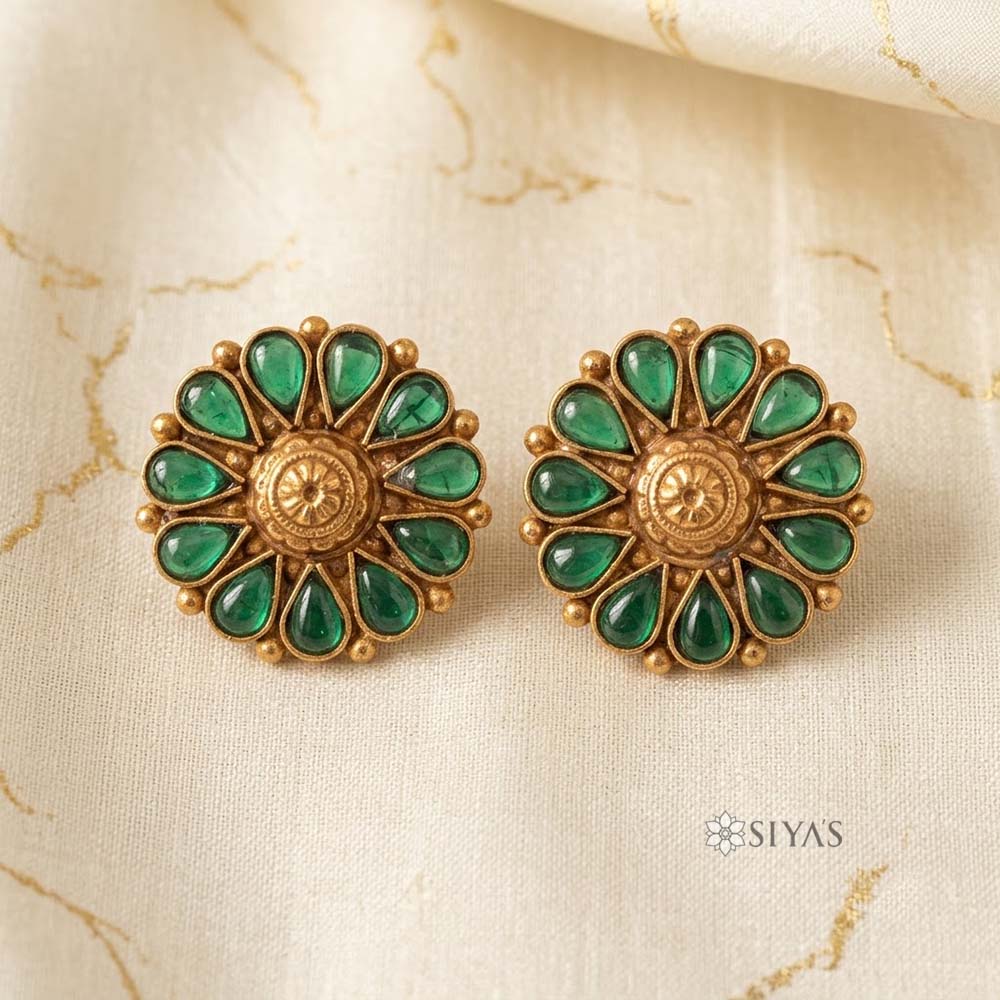 Elegant  green stone earring