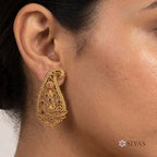 Intricated mango earring