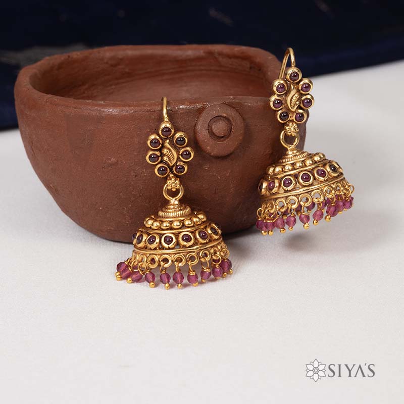 Red stone hanging jumka