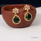 Stunning emerald drop earring