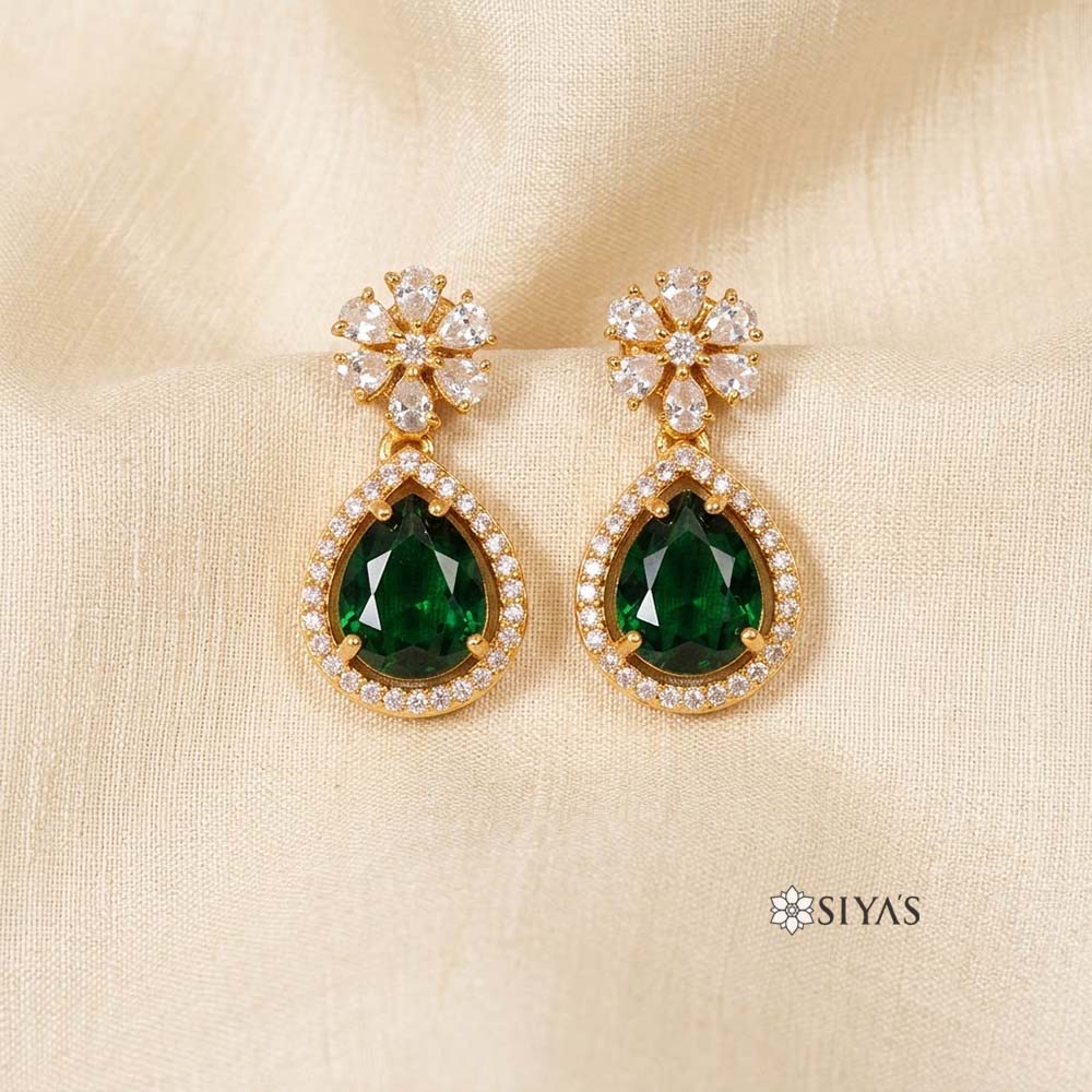 Stunning emerald drop earring