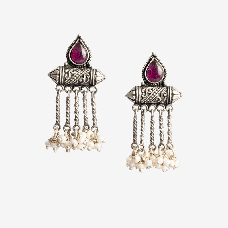 Red stone drop with vertical pearl drop