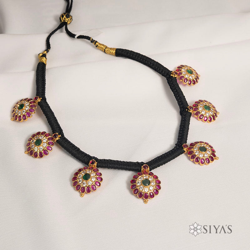 Black thread classic necklace