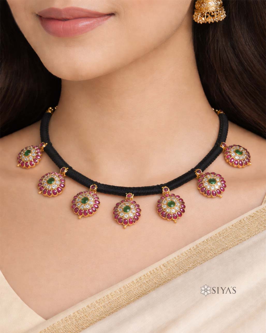 Black thread classic necklace