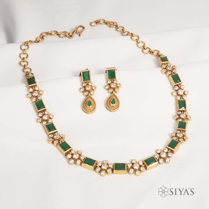Green and white stone necklace