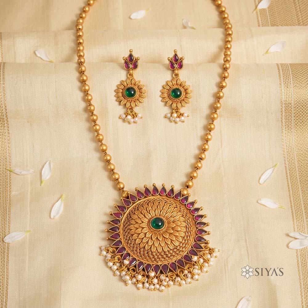 Antique flower pendant chain