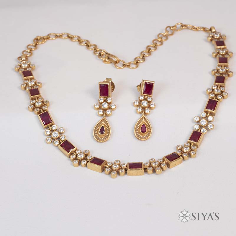 Red and white stone necklace