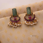 Designer statement neckpiece