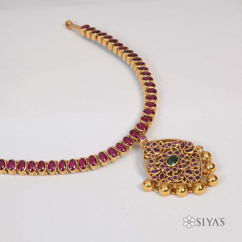 Reversible red and green stone necklace