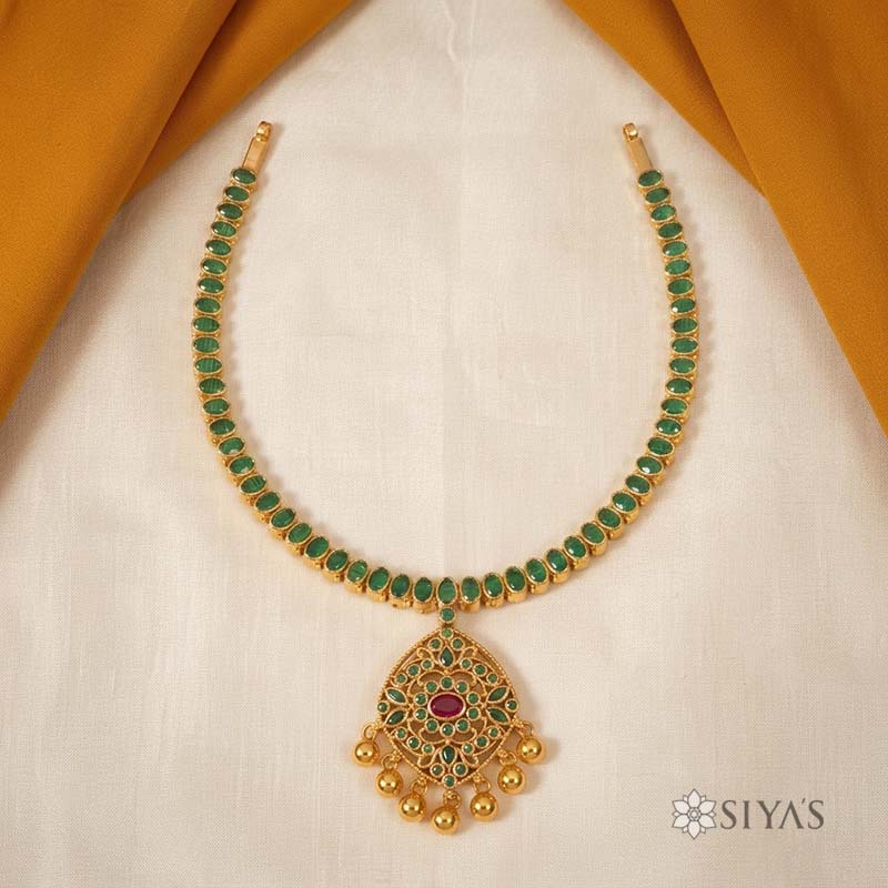 Reversible red and green stone necklace