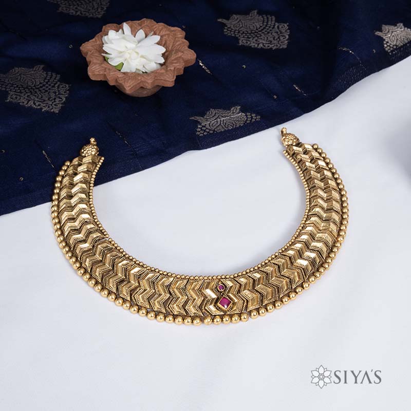 Statement neckpiece