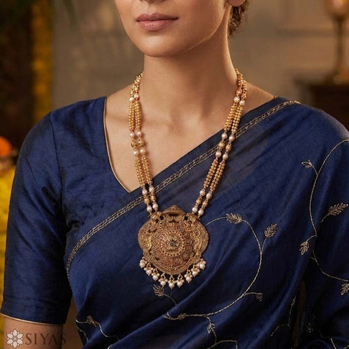 2-layered chain with antique pendant