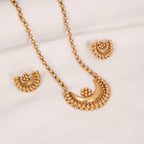 Moon shaped gold clusters with earring