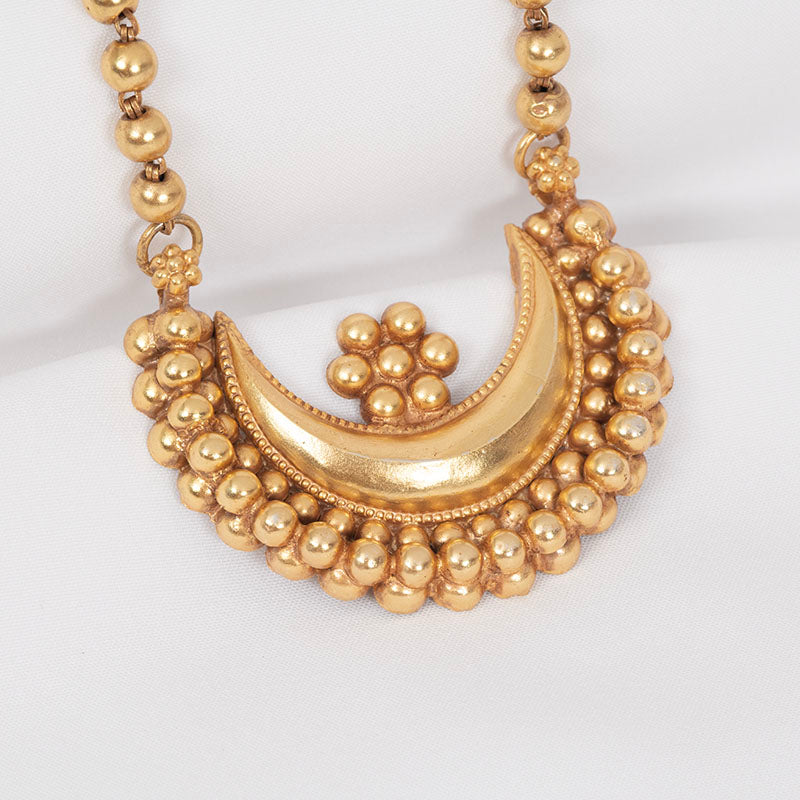 Moon shaped gold clusters with earring