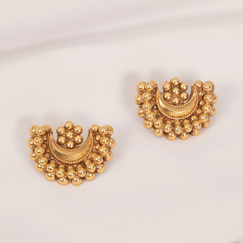 Moon shaped gold clusters with earring