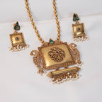 Square pendant  long chain