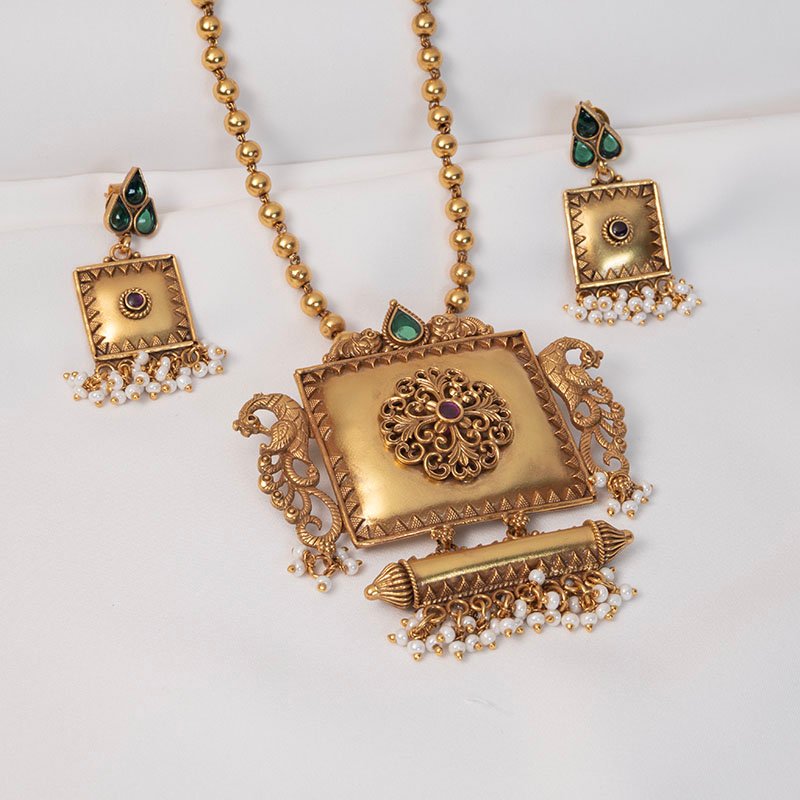 Square pendant  long chain