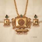 Square pendant  long chain