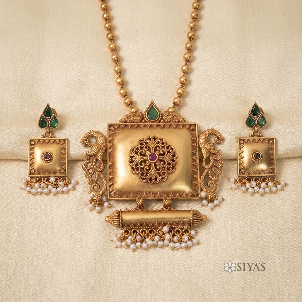 Square pendant  long chain