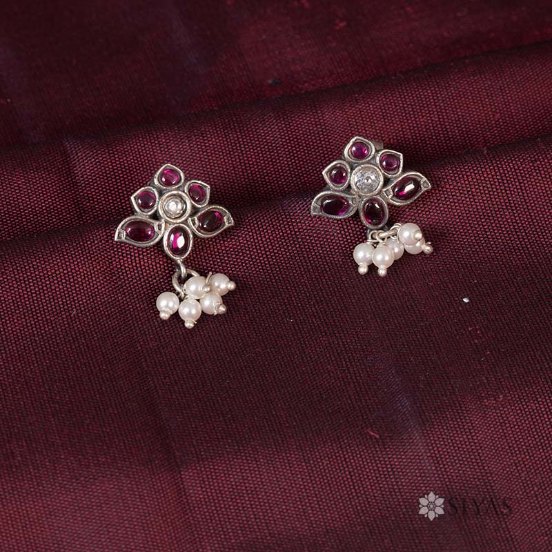 Red stone circle choker