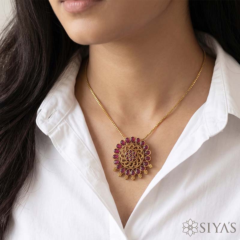 Red stones pendant