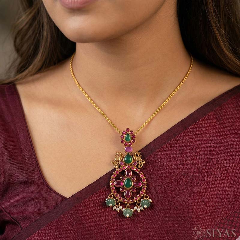 Red and green stones pendant