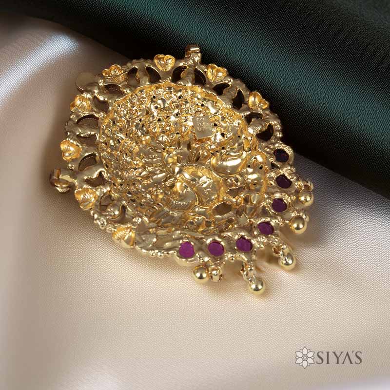 Peacock red stone pendant
