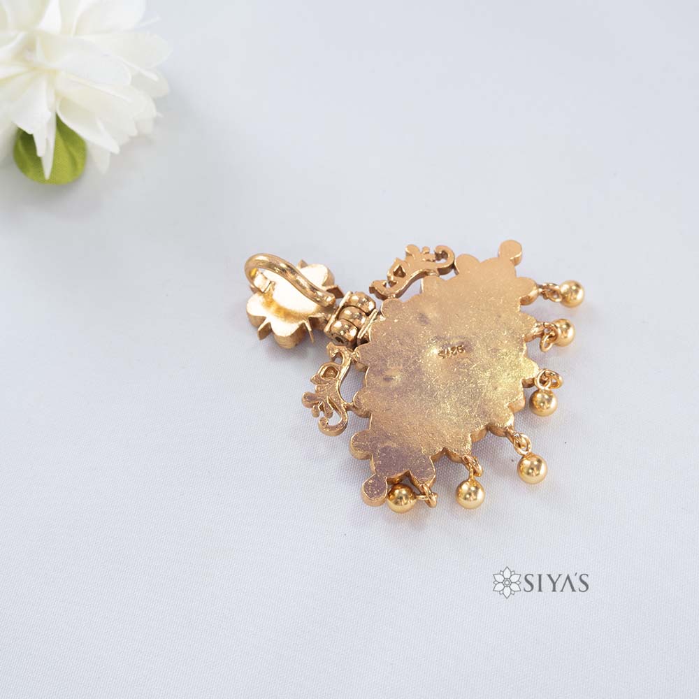 Red stone pendant