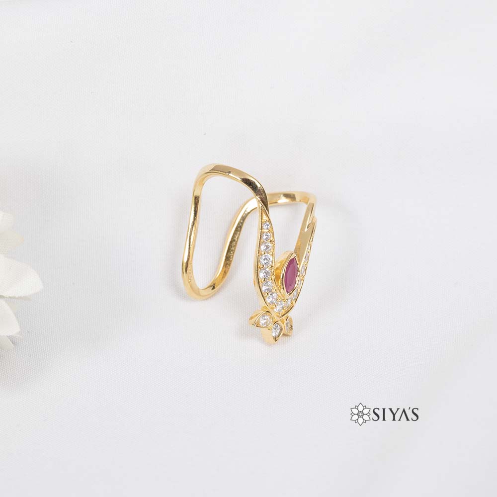 White stone vanki ring