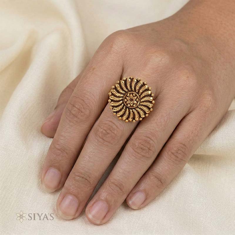 Golden star ring