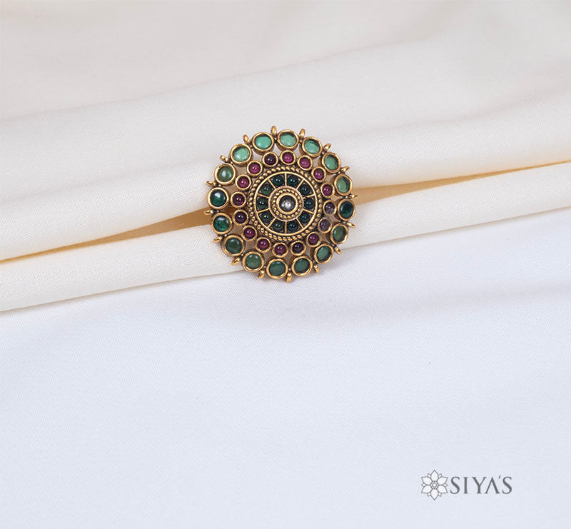 Classic green and red stones