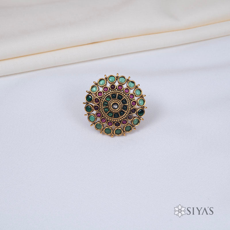 Classic green and red stones