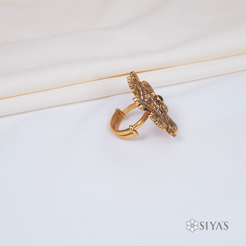 Antique square shaped ring